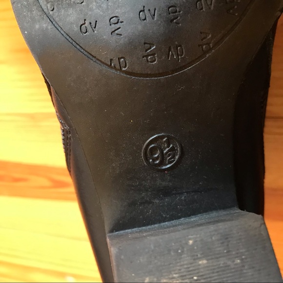 Dolce Vita Black Faux Leather Ankle Zip Boots, EUC, 9.5 - Picture 11 of 11